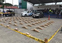 Tres individuos detenidos por distribución de droga en Guayaquil