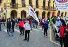 Trabajadores, comerciantes y estudiantes protestantes en Cuenca