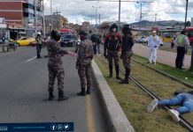 Transeúnte fue atropellado por una motocicleta en la Feria Libre
