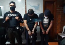 Dos detenidos por insultar y hacer señas obscenas a un agente de tránsito en Cuenca