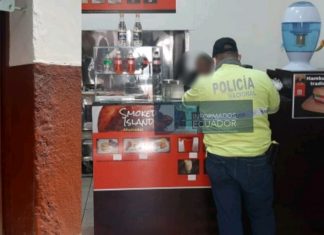 Delincuentes robaron una cafetería en el centro de Cuenca