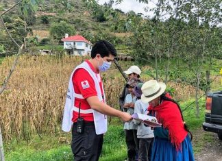 Ayuda humanitaria en las provincias de Azuay y Manabí
