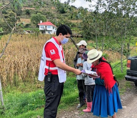 Ayuda humanitaria en las provincias de Azuay y Manabí