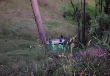 Un muerto y tres heridos deja vuelco de vehículo en Cumbe