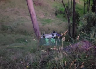 Un muerto y tres heridos deja vuelco de vehículo en Cumbe