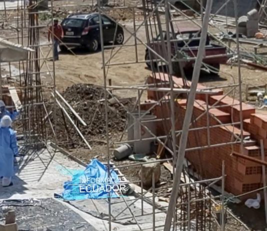 Obrero muere tras caer de una construcción al sur de Cuenca
