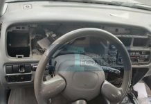 Roban accesorios de tres vehículos