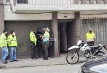 Nueva muerte violenta en el Centro Histórico de Cuenca El cadáver fue trasladado al centro forense.