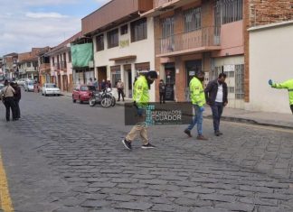 Sacapintas dispararon a una mujer en el centro de Cuenca para asaltarla