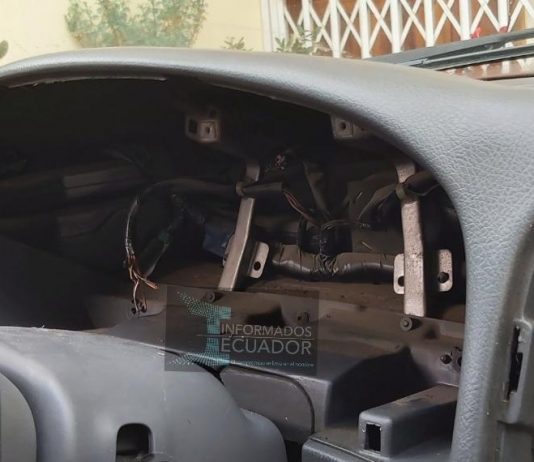 Delincuentes roban accesorios de dos vehículos