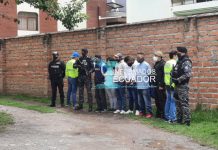 Redada policial en la Feria Libre; hay cinco detenidos